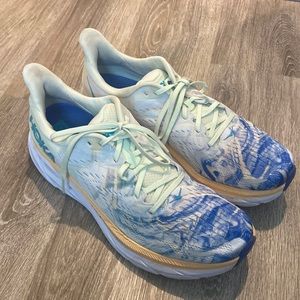 HOKA ONE ONE CLIFTON 8 SHOES